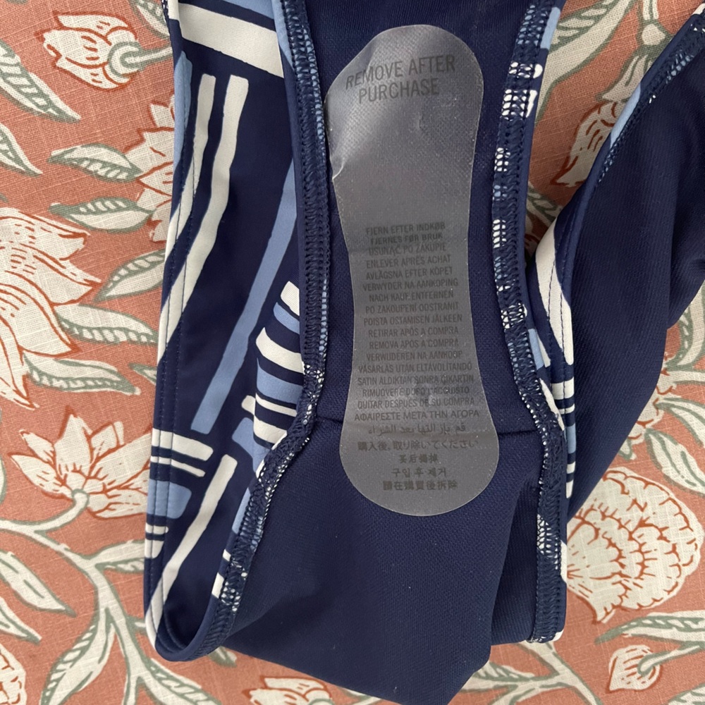 Abercrombie underwire swim top & mid rise high leg moderate bottom - Picture 5 of 5